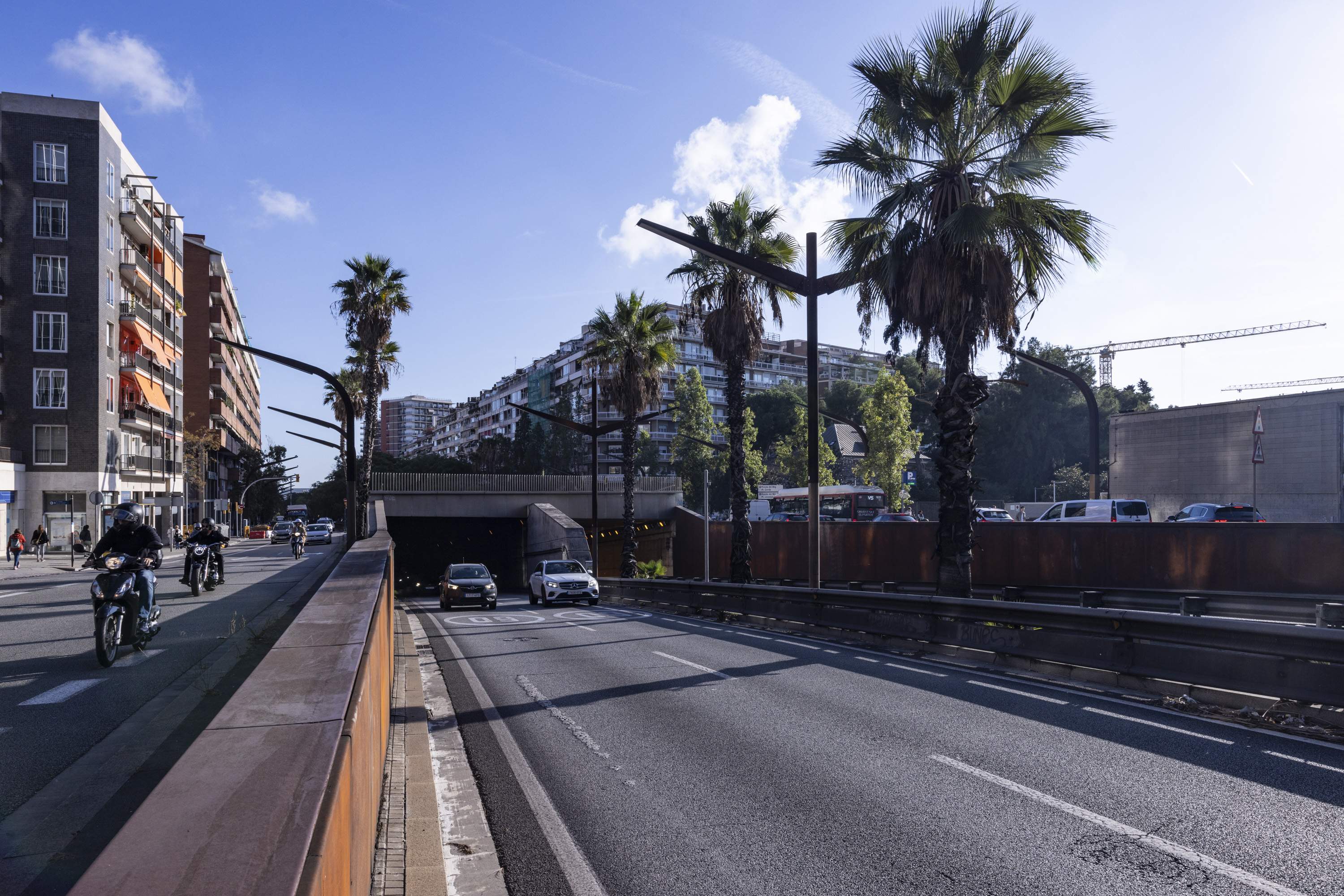 L’Ajuntament de Barcelona descarta la cobertura de la ronda del Mig a les Corts: "No és viable"