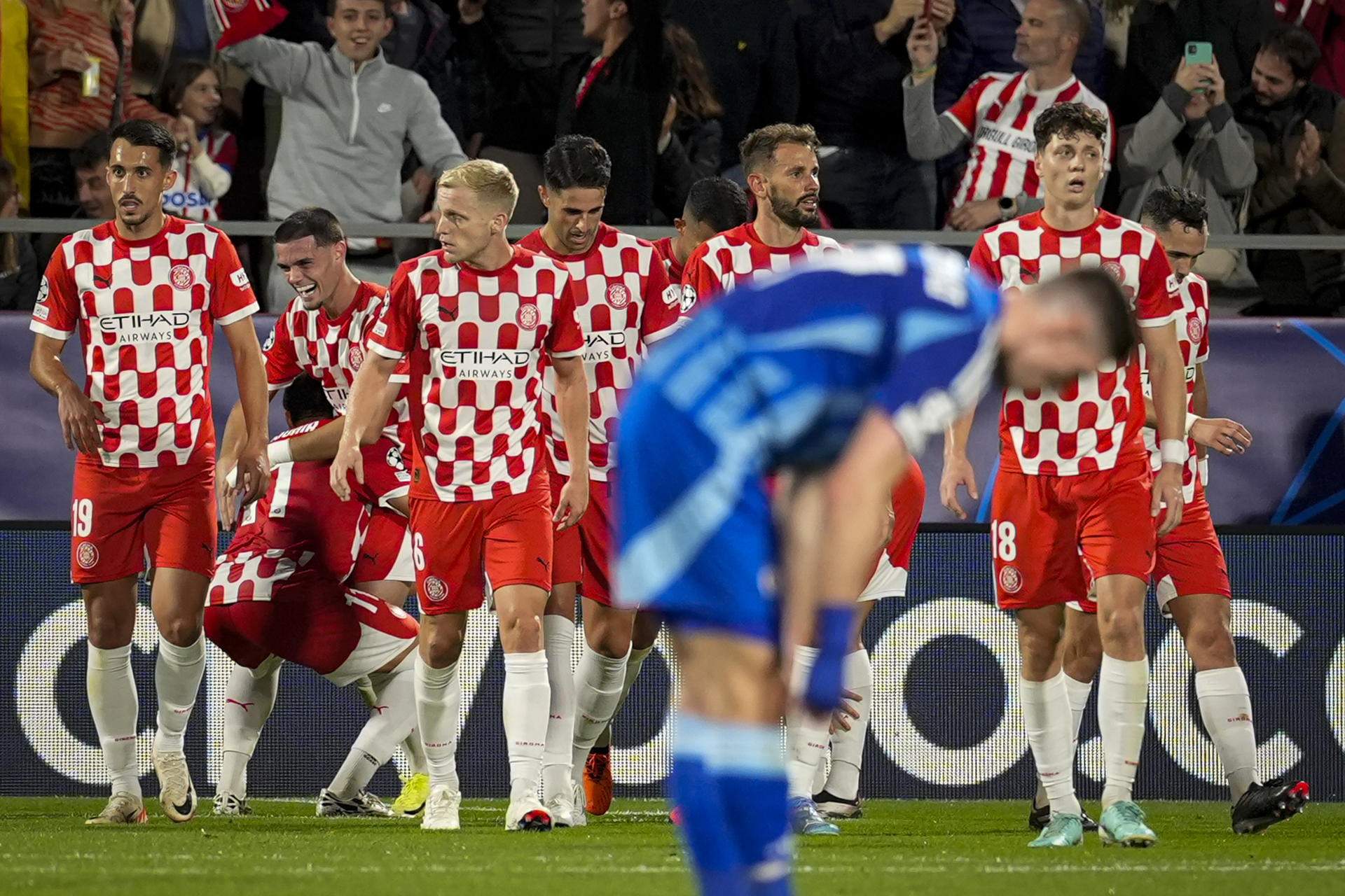 El Girona culmina la primera victoria de su historia en Champions contra el Slovan Bratislava (2-0)