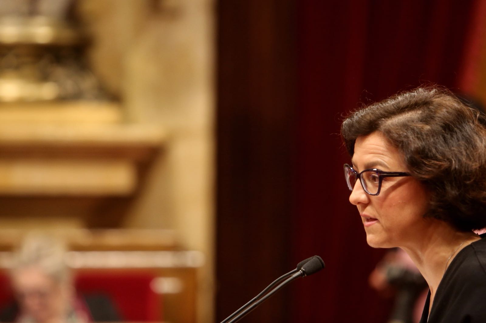 El Parlament insta Torra a convocar una taula mensual amb tots els grups