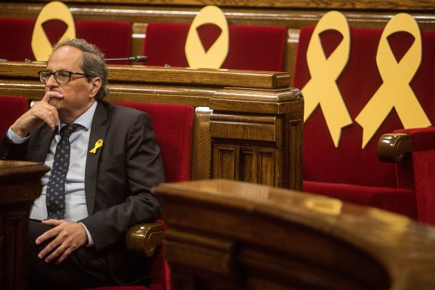 chyme president toasts yellow bows parliament of catalunya - Carles Palacio