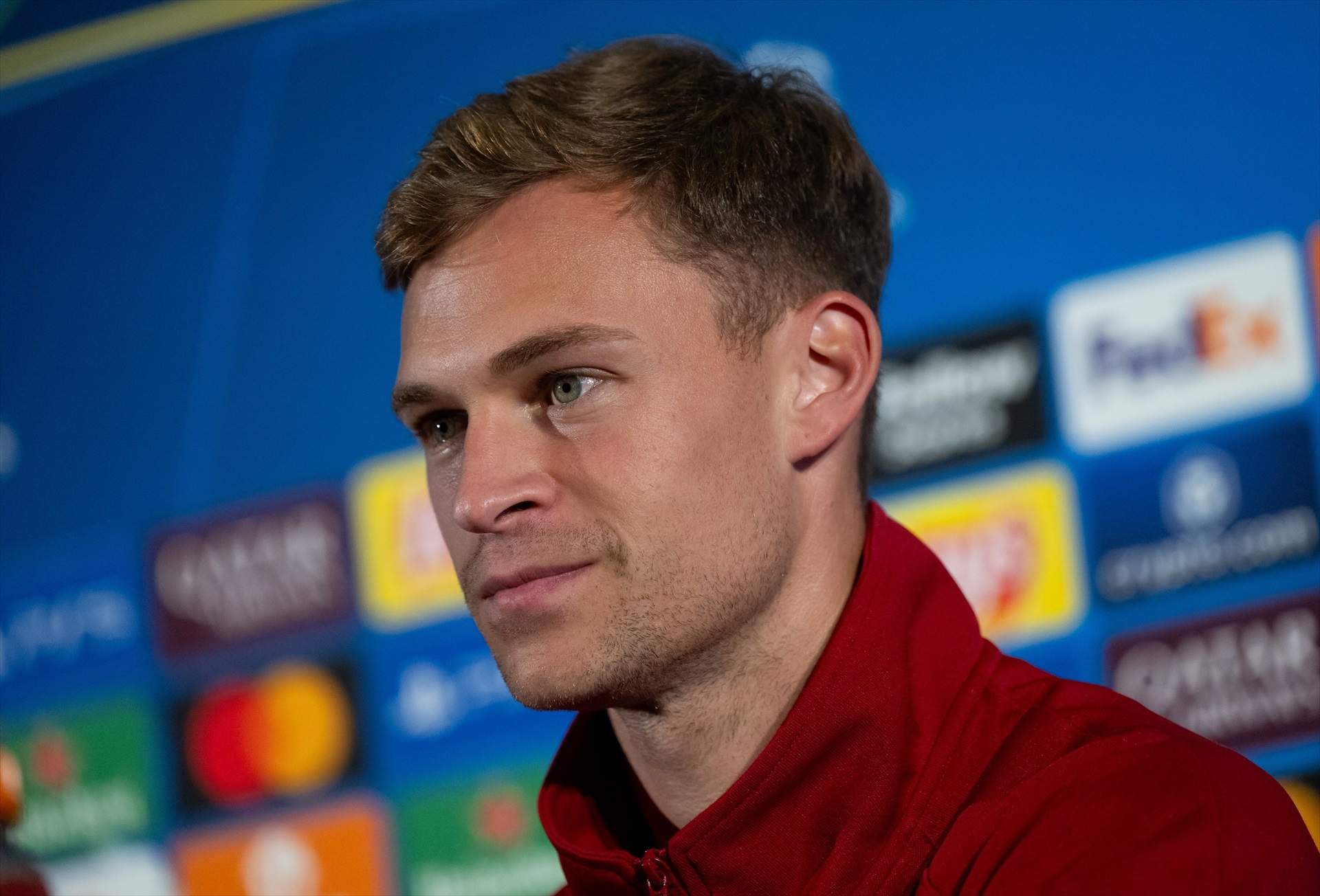 Kimmich per De Jong i Deco mata dos ocells d'un tret