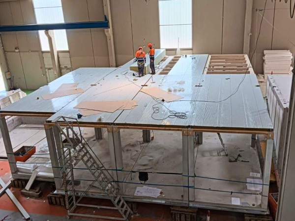 La Constructora d'Aro innovó con el sistema de módulos prefabricados industriales CompactHabit La Constructora d'Aro innovó con el sistema de módulos prefabricados industriales CompactHabit