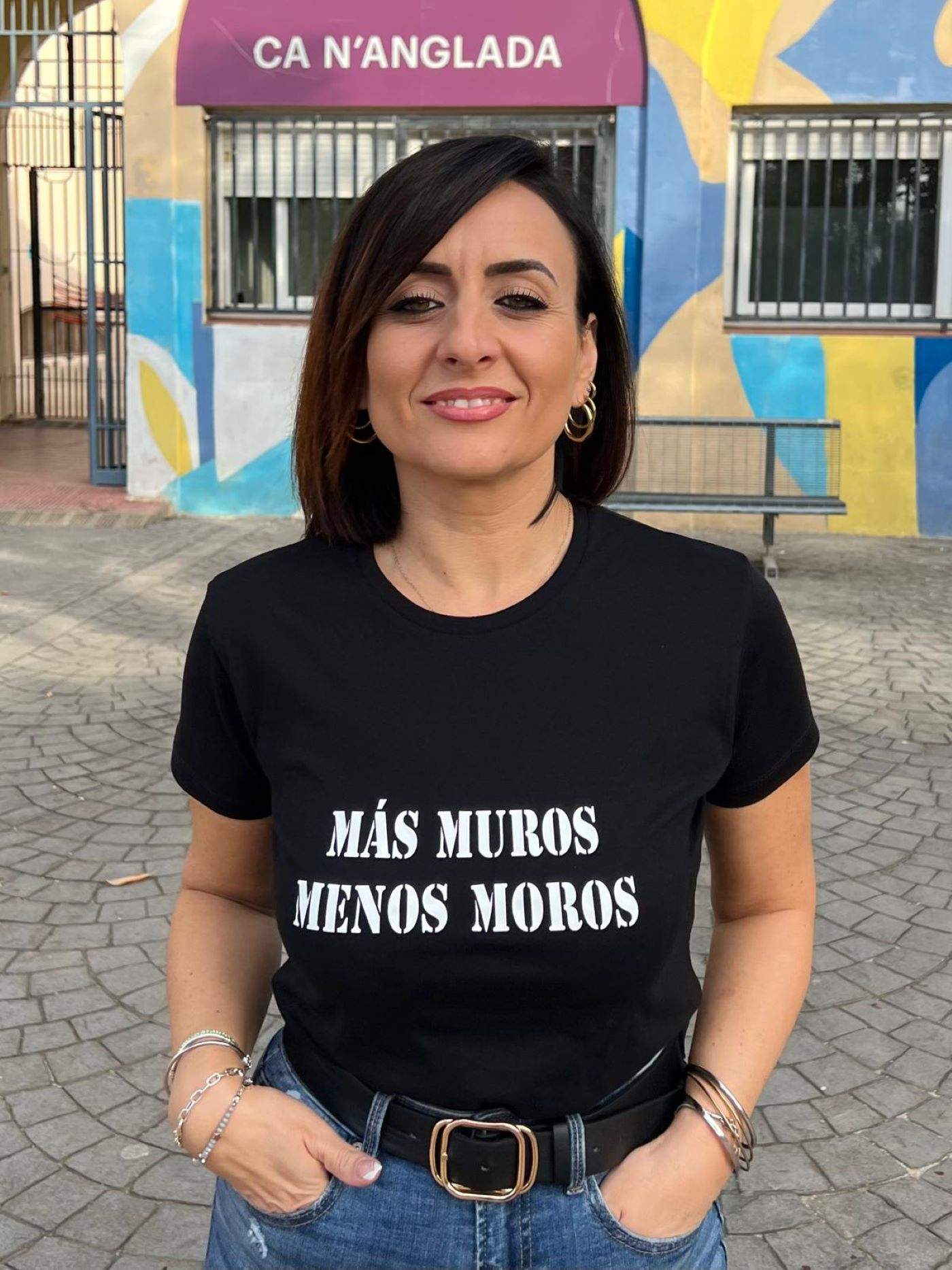 La Fiscalía admite una denuncia contra la líder de Vox en Terrassa por una camiseta xenófoba