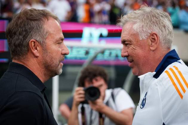 Hansi Flick Carlo Ancelotti / Foto: @FCBarcelona Hansi Flick Carlo Ancelotti / Foto: @FCBarcelona