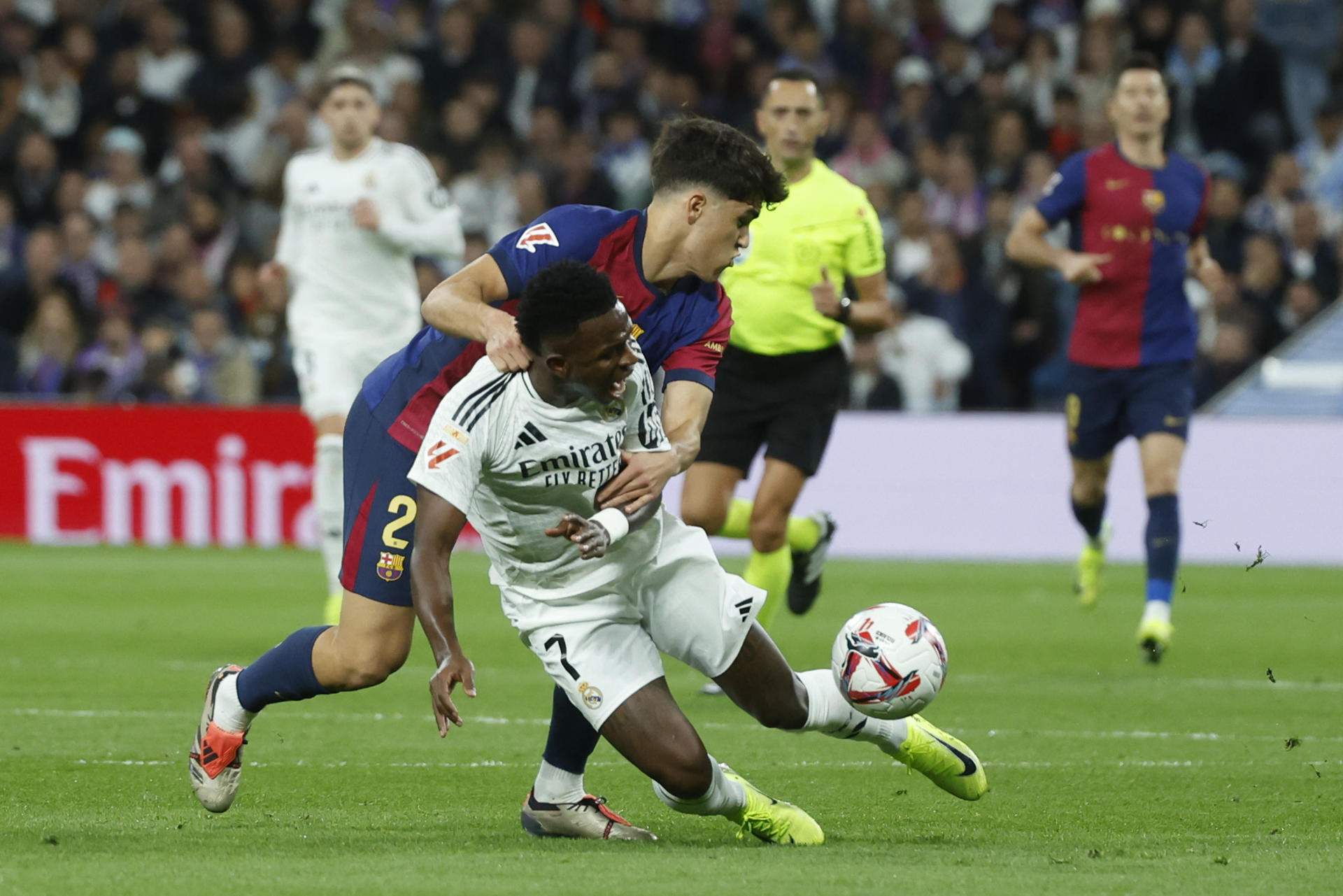 Pau Cubarsí, sobre el Balón de Oro: "No me sorprendió que no ganara Vinicius"