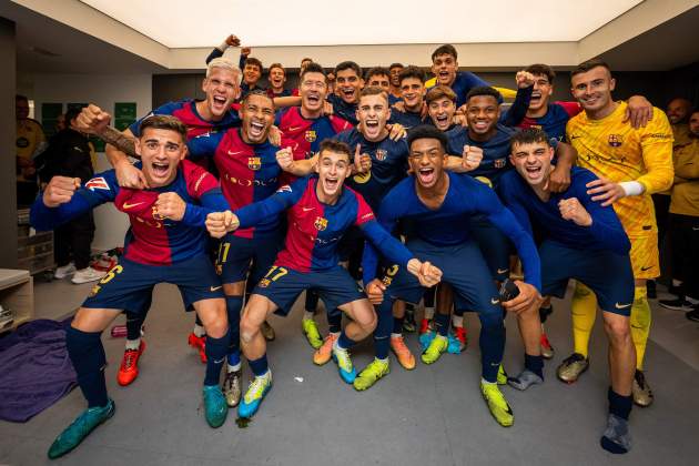 El Barça celebra la victòria al Clàssic al vestidor del Santiago Bernabéu / Foto: FC Barcelona El Barça celebra la victòria al Clàssic al vestidor del Santiago Bernabéu / Foto: FC Barcelona