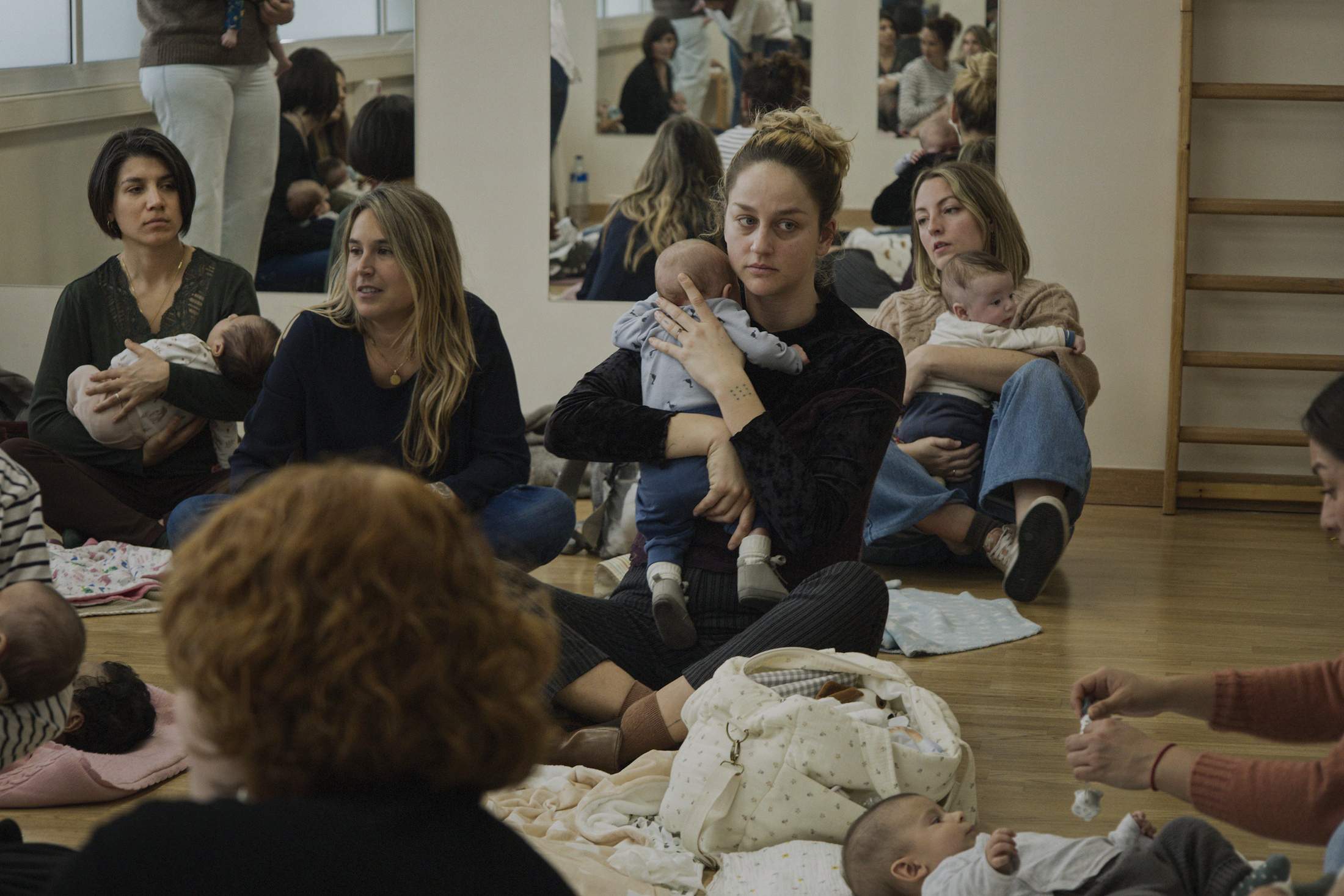 'Salve Maria': que no nos engañen, la maternidad es un infierno