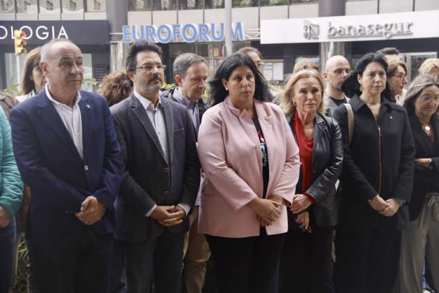 Minut de silenci a la delegació del Govern a Lleida Minut de silenci a la delegació del Govern a Lleida