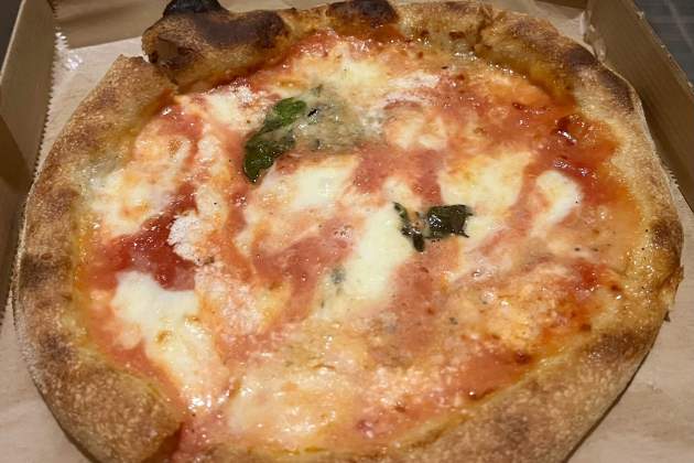 Pizza quatre formatges – Calvari Pizza – Rosa Molinero Trias Pizza quatre formatges – Calvari Pizza – Rosa Molinero Trias