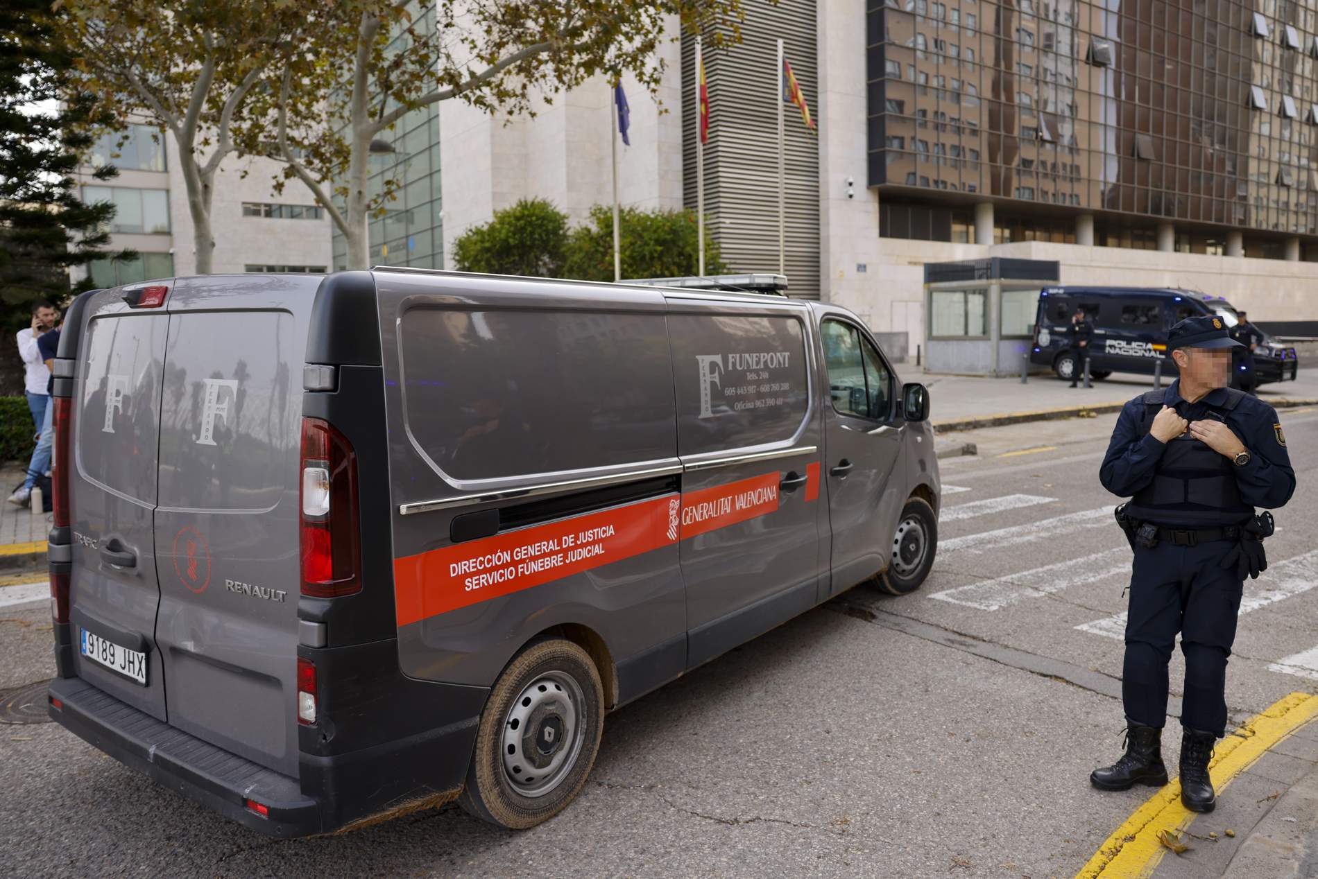 La consellera Montes indigna a familiares de los fallecidos por el tono con el que les prohíbe ir a la morgue