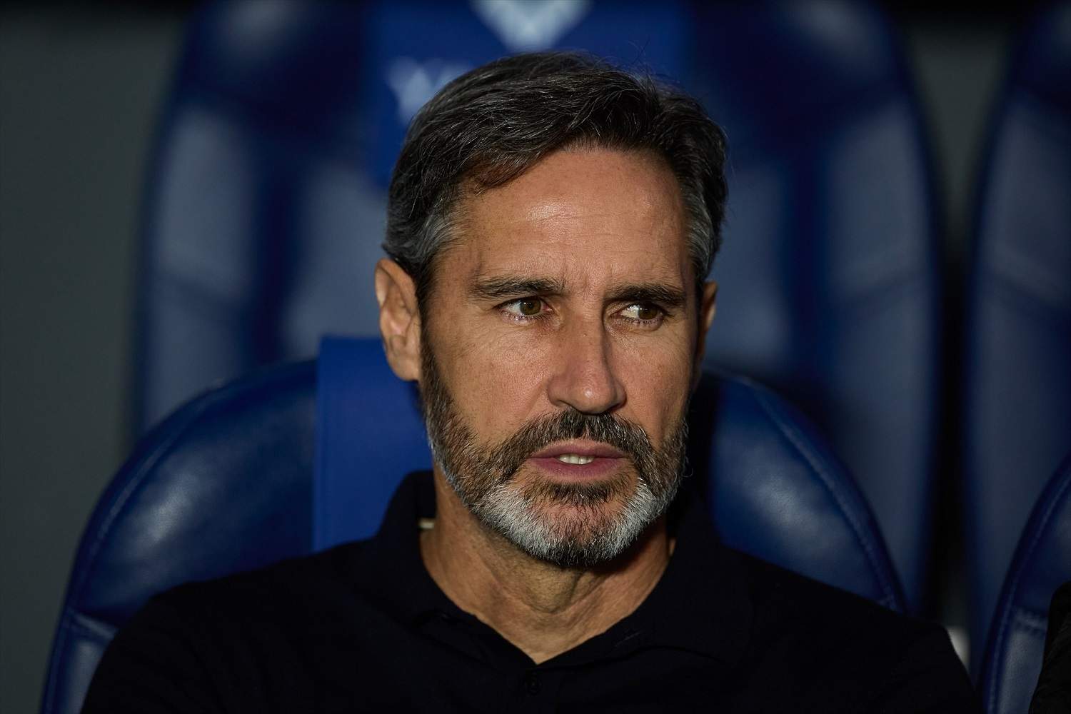Vicente Moreno pone a Javi Martínez en la puerta de salida de Osasuna