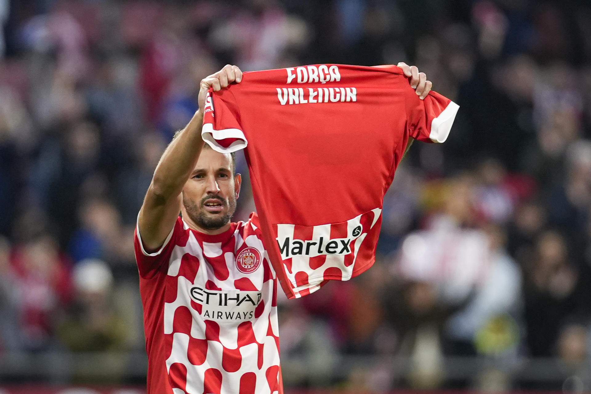 El Girona homenatja les víctimes de la DANA amb una espectacular victòria contra el Leganés (4-3)