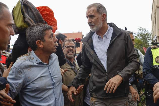 felip vino rey mazon barro temporal dana valencia paiporta. EFE felip vino rey mazon barro temporal dana valencia paiporta. EFE