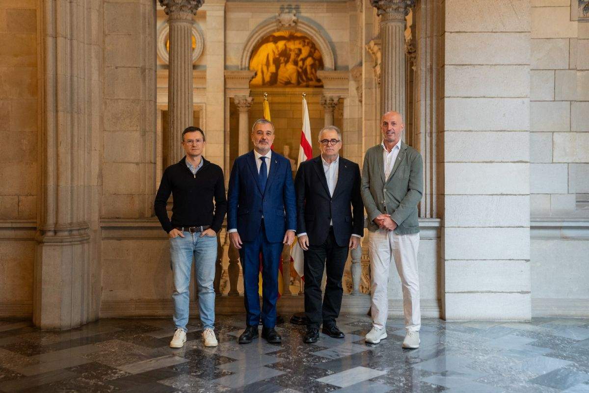 Collboni escenifica el liderazgo de Barcelona en economía de impacto