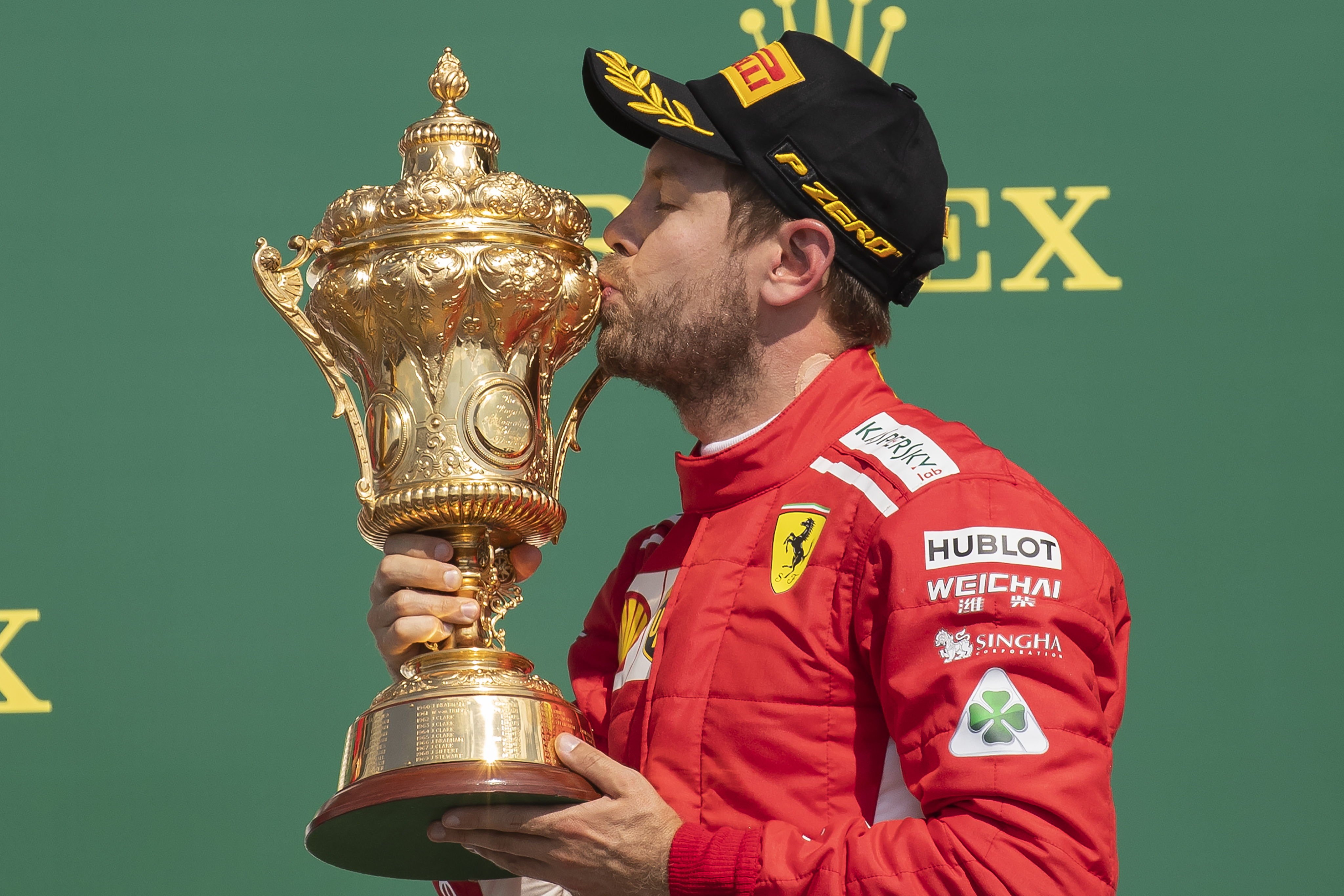 Vettel, más líder en casa de Hamilton