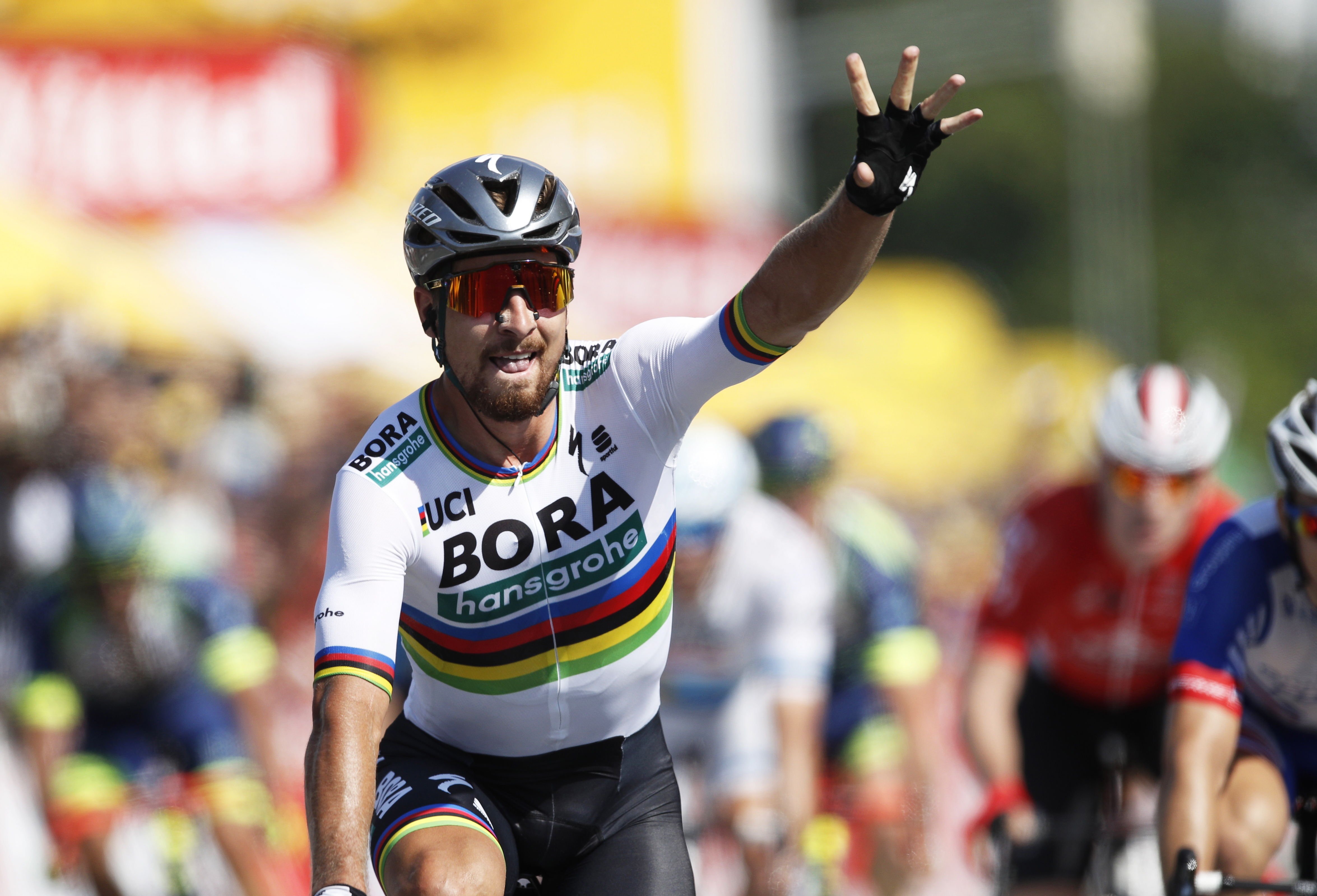 Victòria i mallot groc per a Sagan