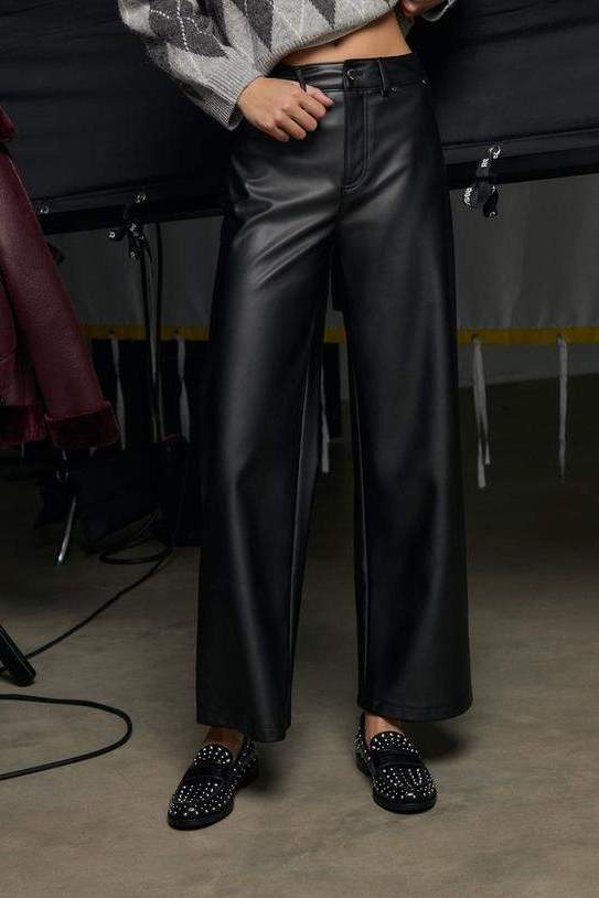 Pantalón de Stradivarius Pantalón de Stradivarius
