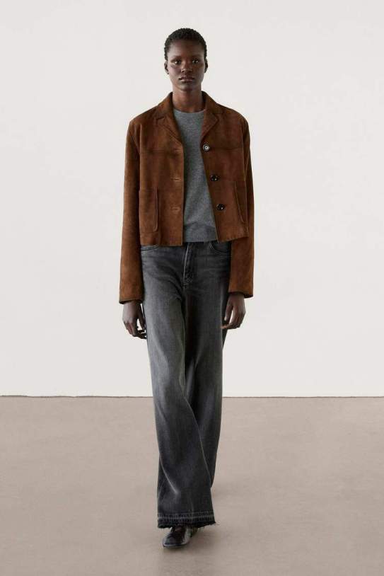 Chaqueta corta piel ante detalle bolsillos1