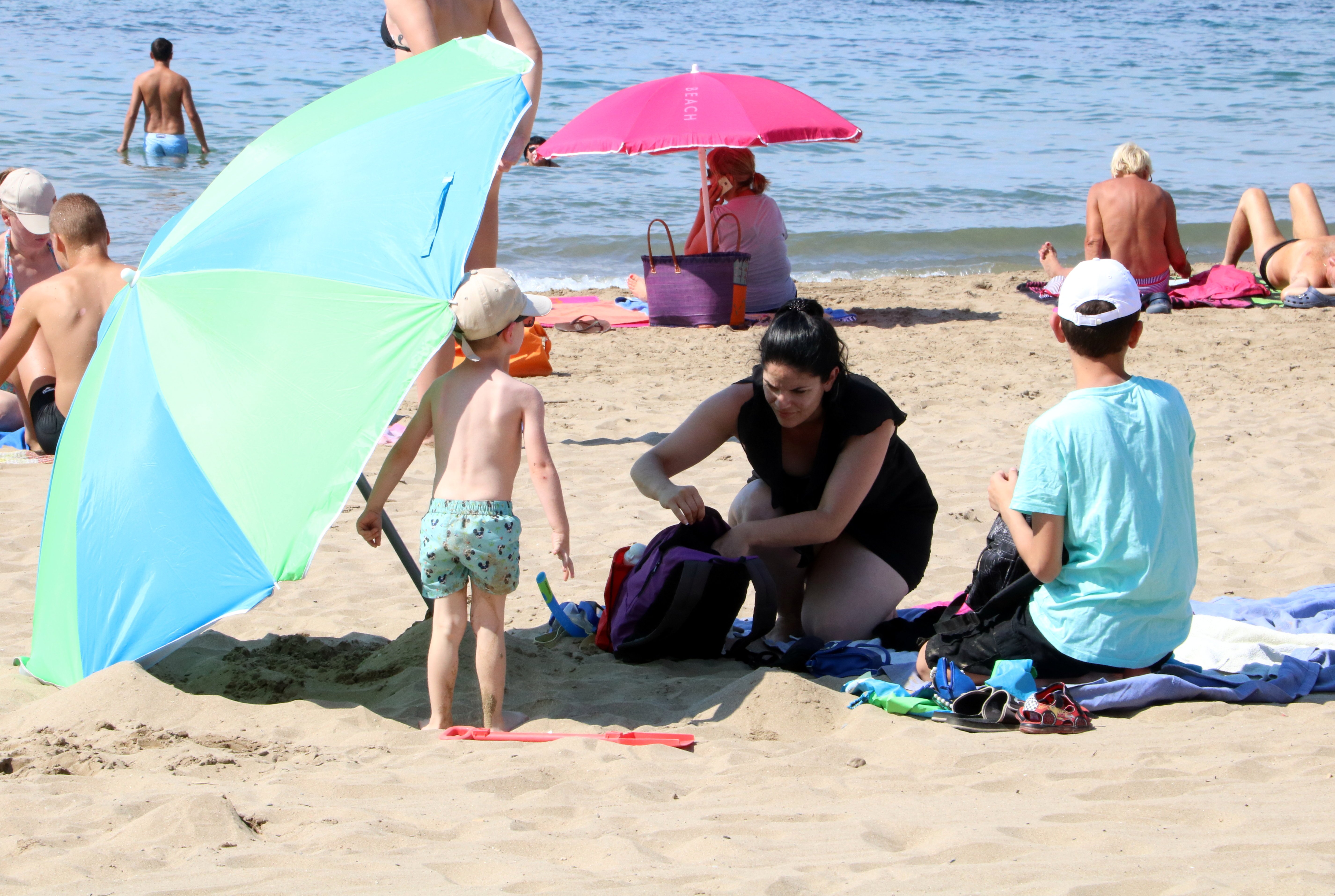 Protección Civil mantiene la alerta por ola de calor en Catalunya