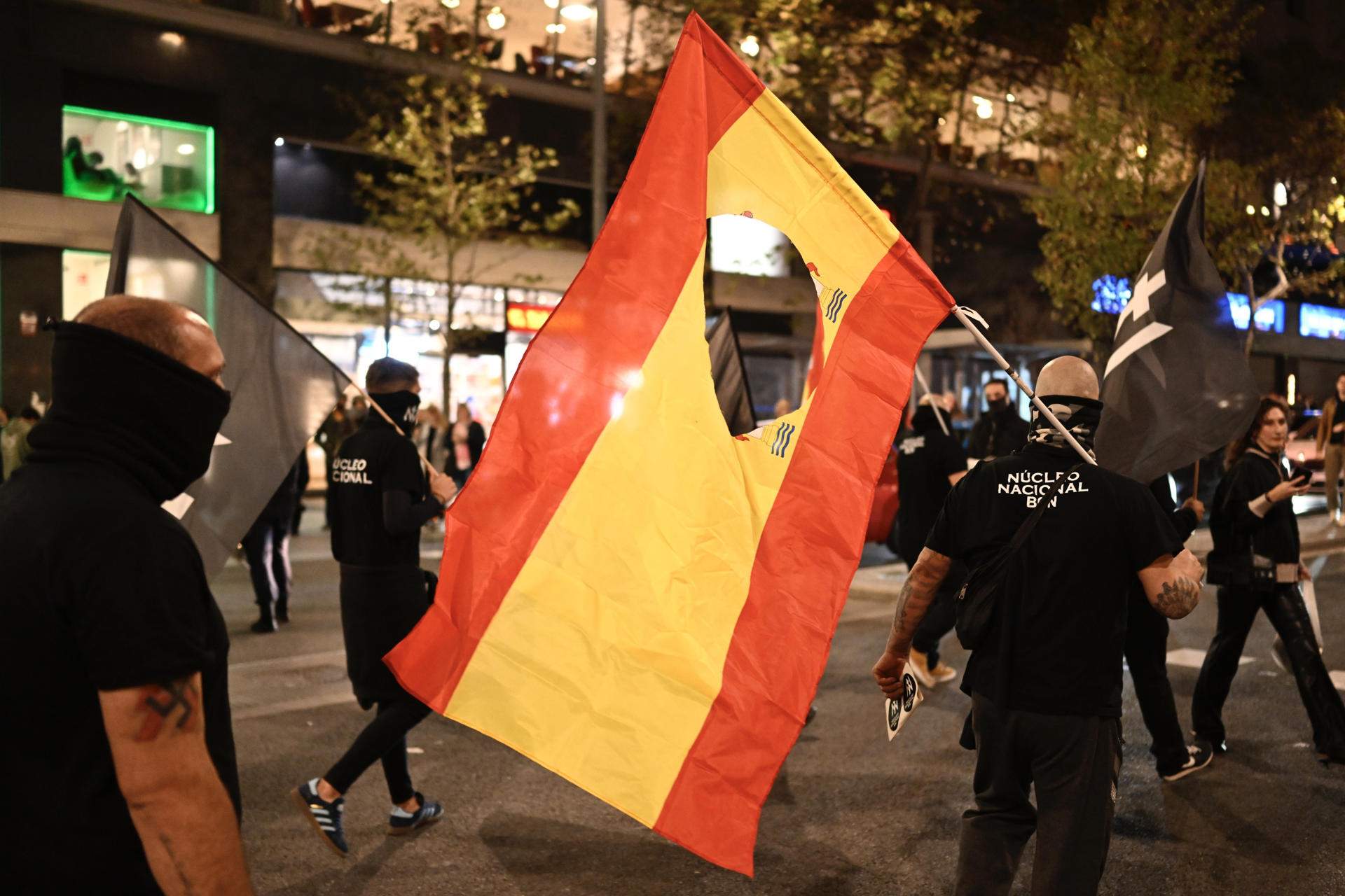 Cargas policiales y dos detenidos en una nueva manifestación de la extrema derecha en Ferraz un año después