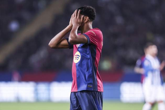 Lamine Yamal, con las manos a la cabeza|cabo|jefe durante un partido del Barça / Foto: Europa Press Lamine Yamal, con las manos a la cabeza|cabo|jefe durante un partido del Barça / Foto: Europa Press