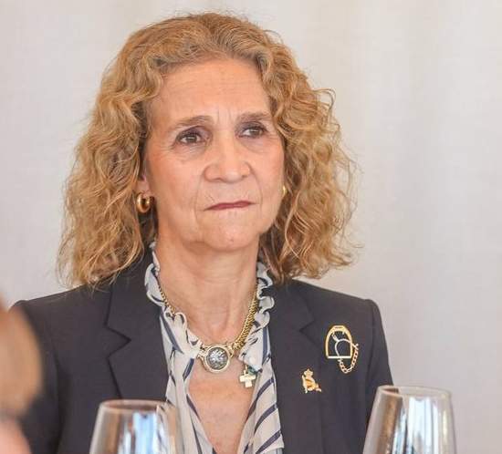 Elena con amuleto en Málaga, Instagram