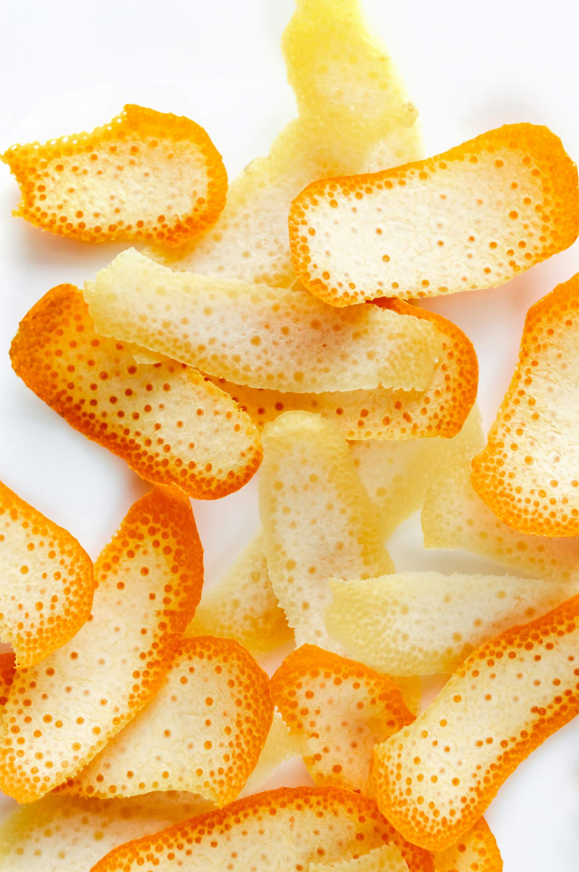 No tires las pieles de naranja: así puedes crear un polvo aromatizante