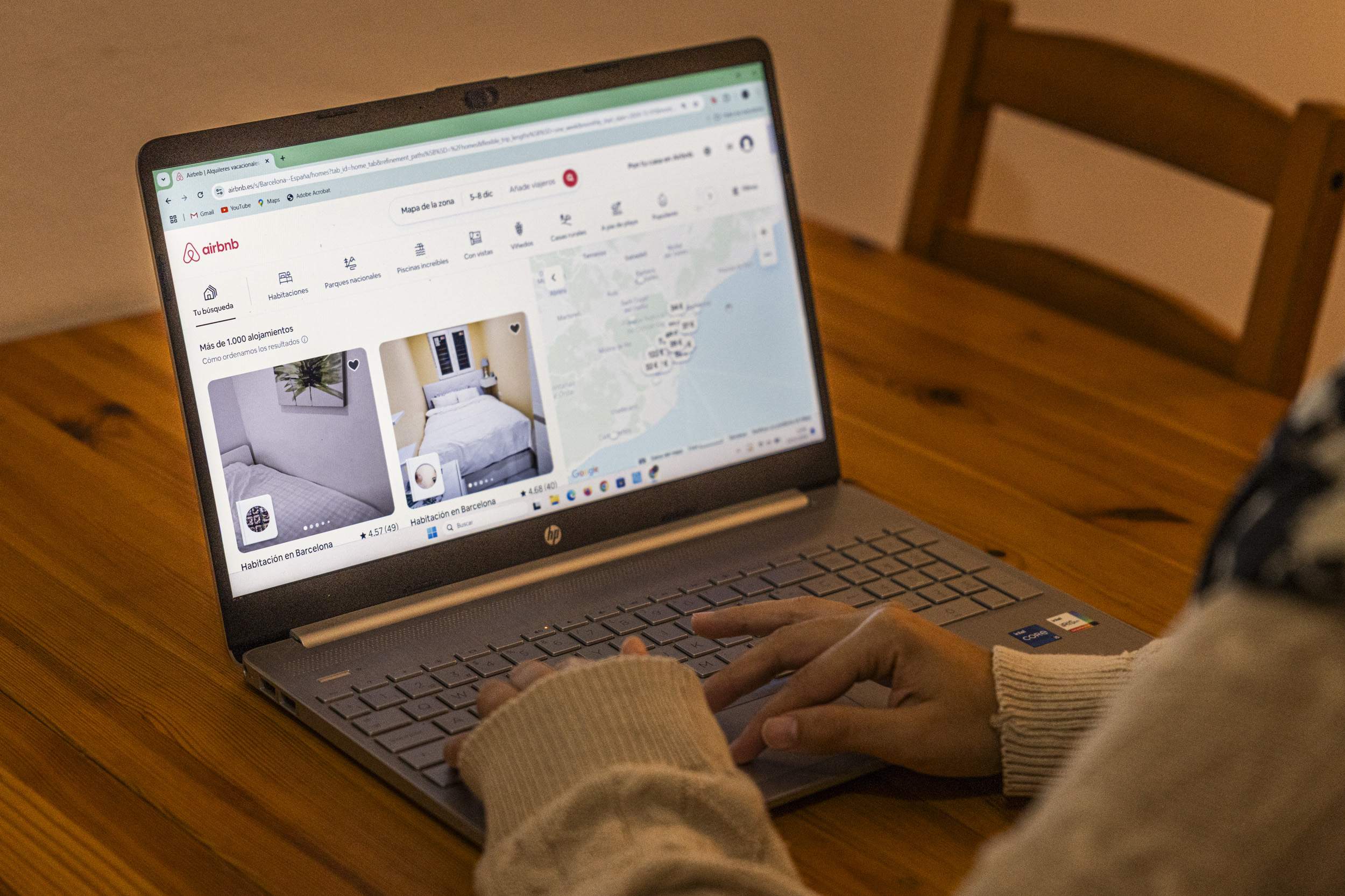 Barcelona denuncia que Airbnb se niega a descolgar 800 anuncios de pisos turísticos ilegales