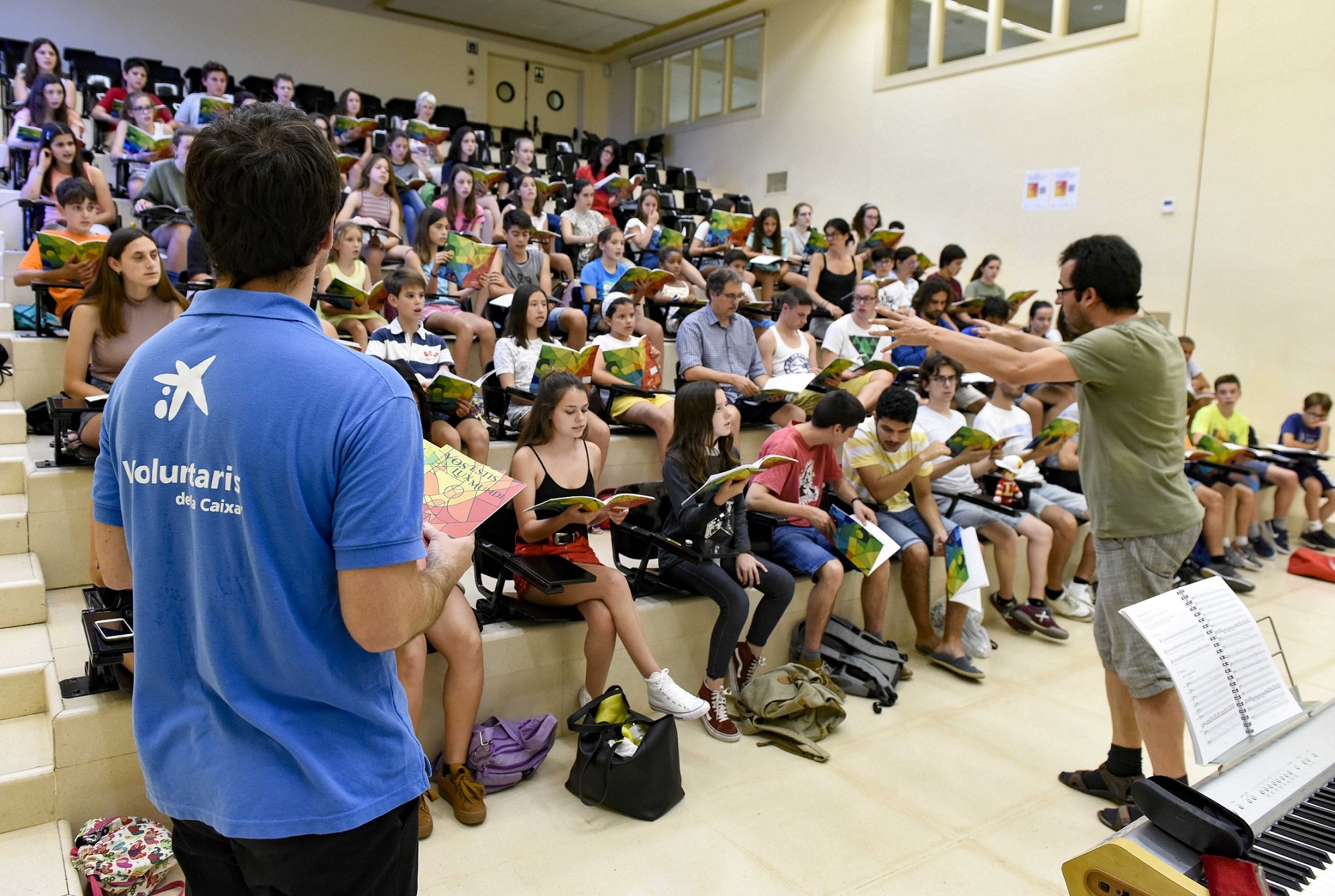 Los voluntarios de La Caixa organizan un Congreso de Pueri Cantores con 4.000 niños