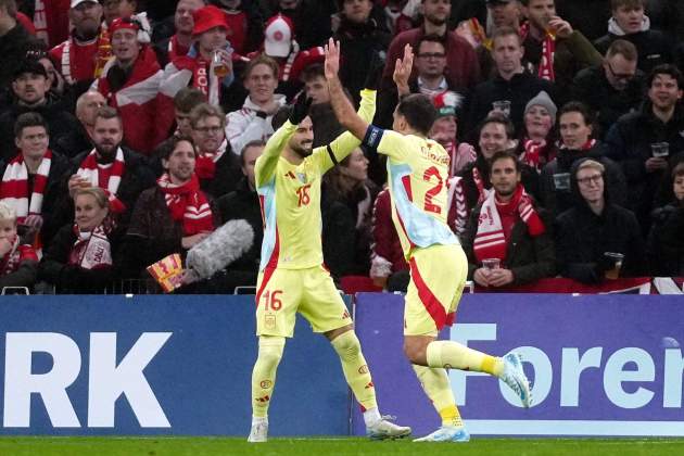 Oyarzabal y Baena celebran un gol de España a la UEFA Nations League / Foto: EFE Oyarzabal y Baena celebran un gol de España a la UEFA Nations League / Foto: EFE