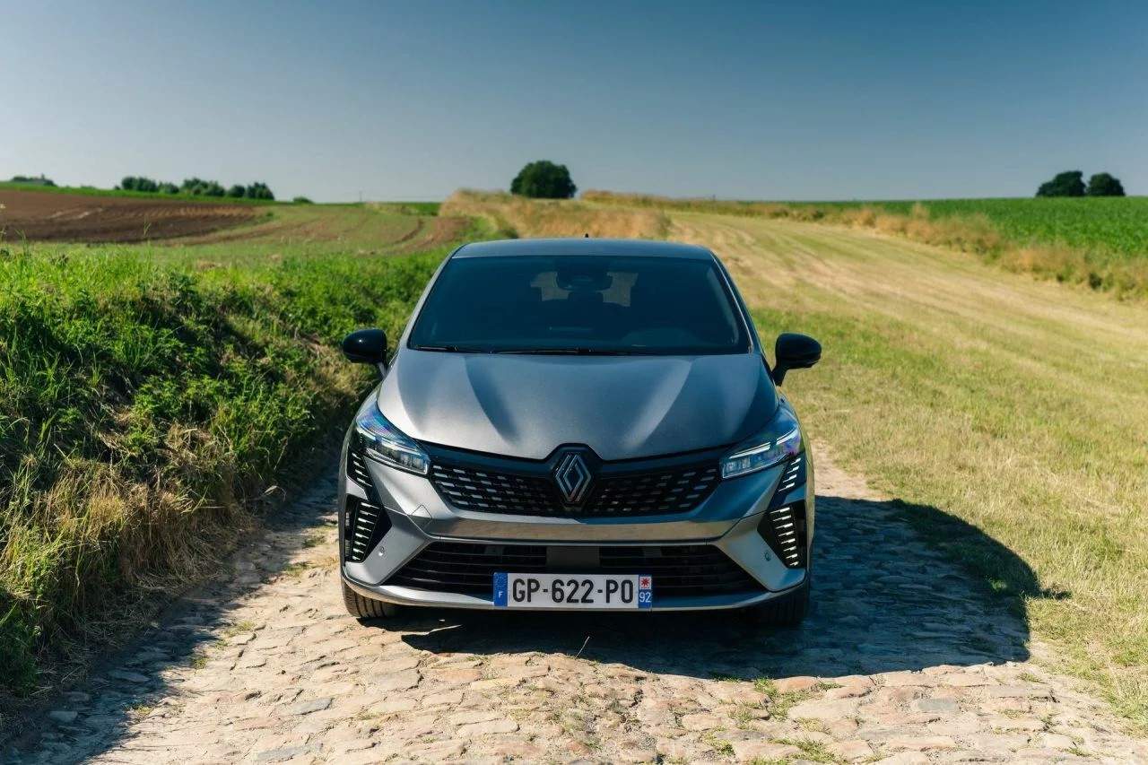 El Renault más bonito no es ni el Clio ni el Mégane, cuesta 30.000 euros, descapotable y eléctrico