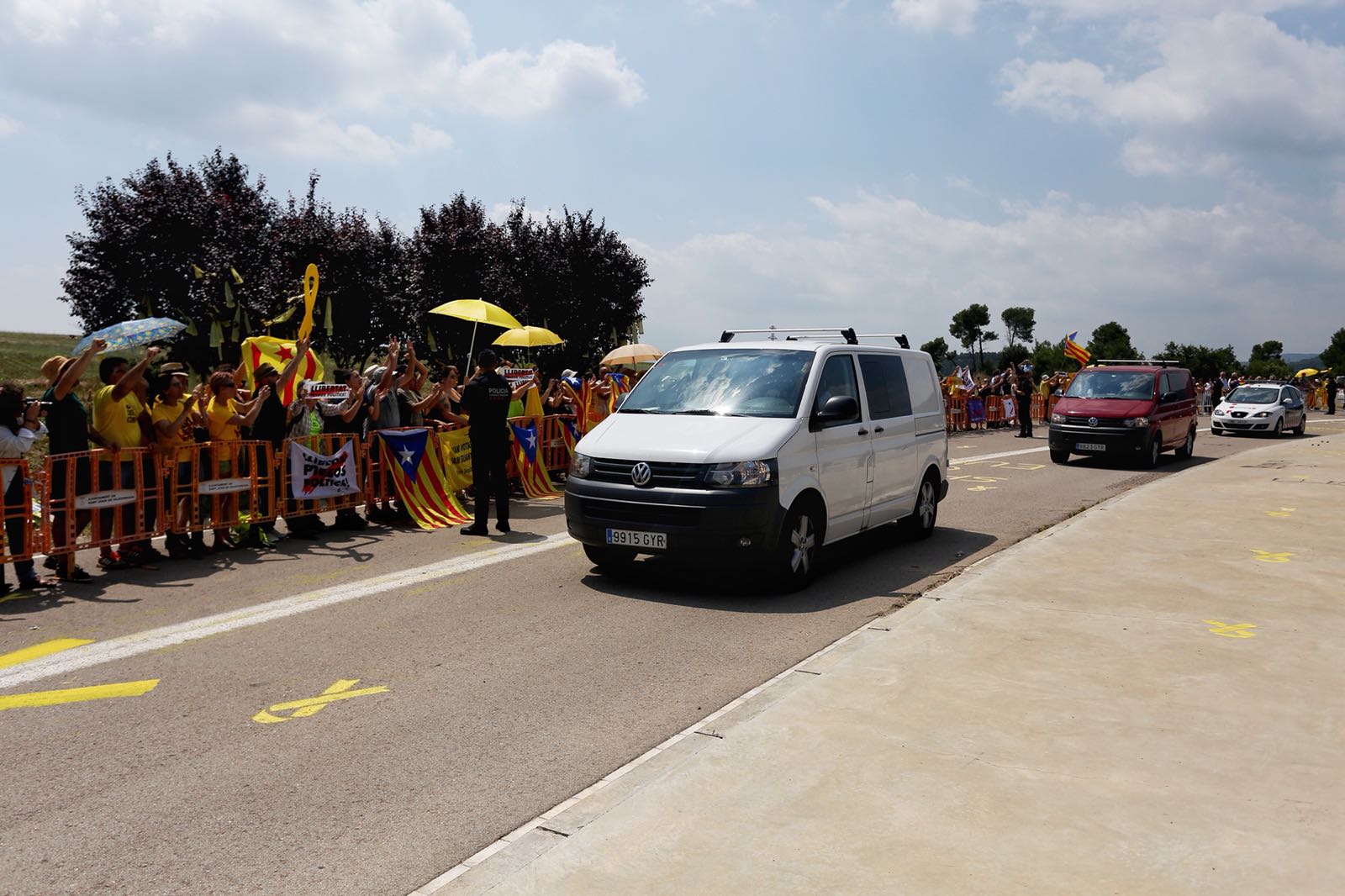 Turull, Rull i Forn arriben a la presó de Lledoners