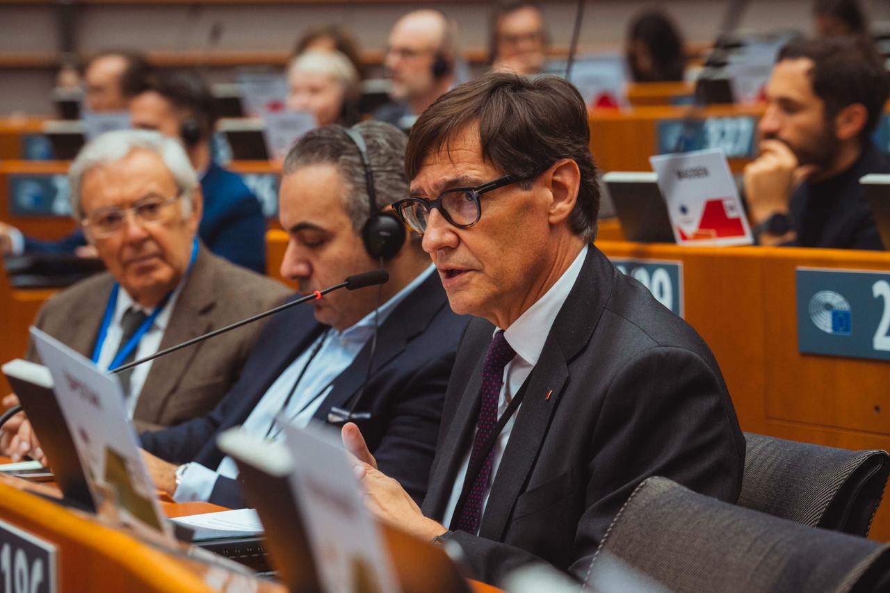 Illa reprocha a los gobiernos independentistas una actitud pasiva en la UE y garantiza máxima implicación