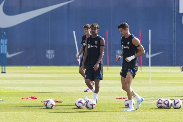 Lewandowski Lamine Yamal entrenamiento / Foto: Europa Press Lewandowski Lamine Yamal entrenamiento / Foto: Europa Press