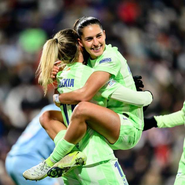 Alexia Putellas i Kika Nazareth celebren un gol amb el Barça femení / Foto: EFE Alexia Putellas i Kika Nazareth celebren un gol amb el Barça femení / Foto: EFE