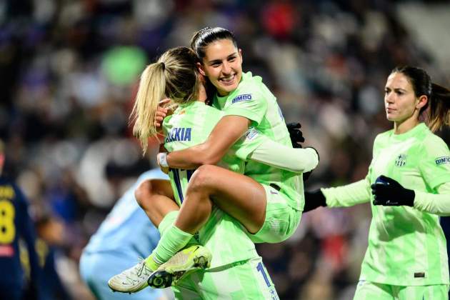 Alexia Putellas y Kika Nazareth celebran un gol con el Barça femenino / Foto: EFE Alexia Putellas y Kika Nazareth celebran un gol con el Barça femenino / Foto: EFE
