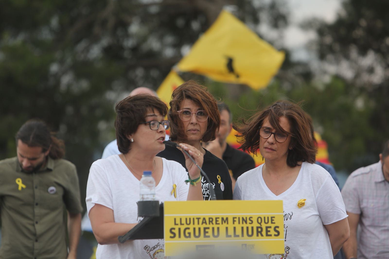 El sobiranisme es mobilitza per Turull, Rull i Forn: "Lluitarem fins que sigueu lliures"