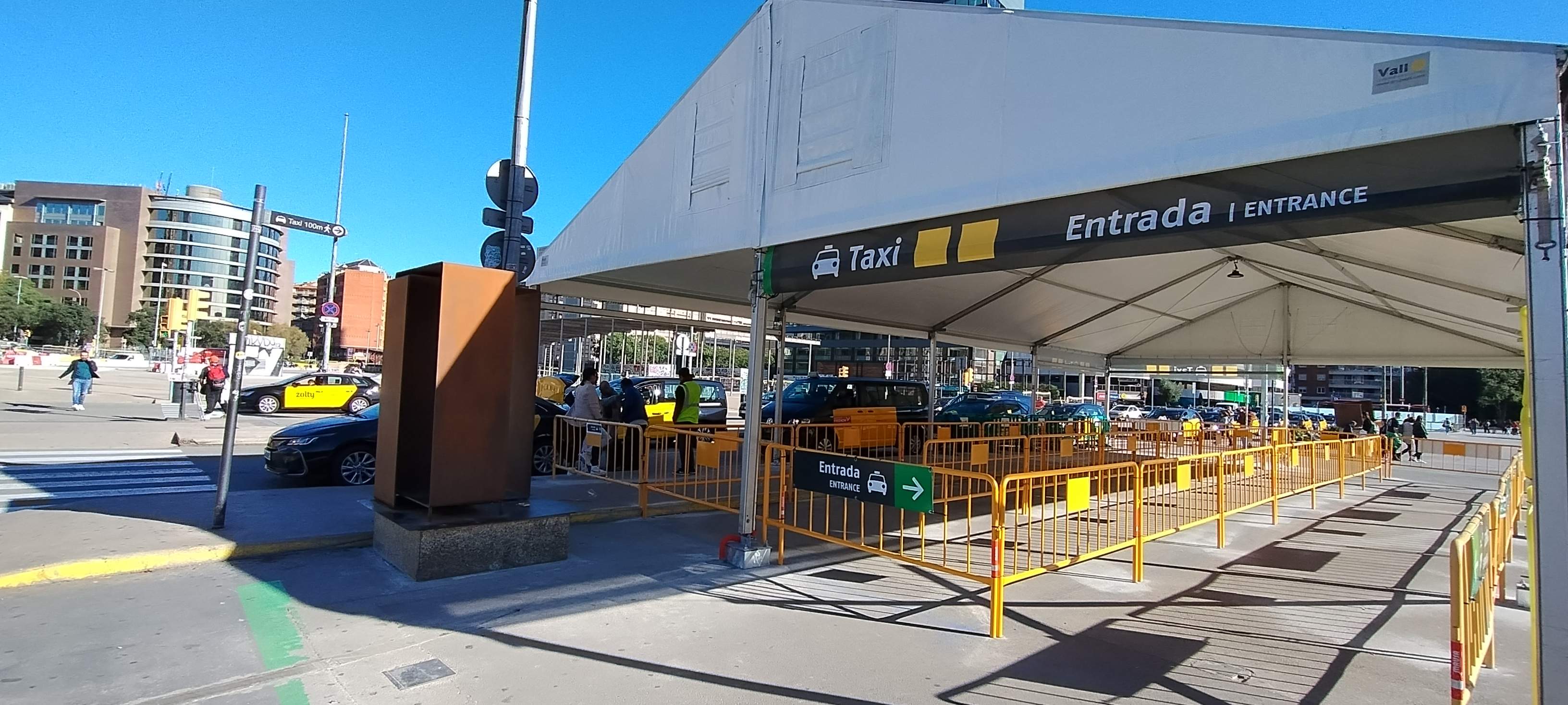 La Estació de Sants estrena nueva parada de taxis en el marco de la remodelación