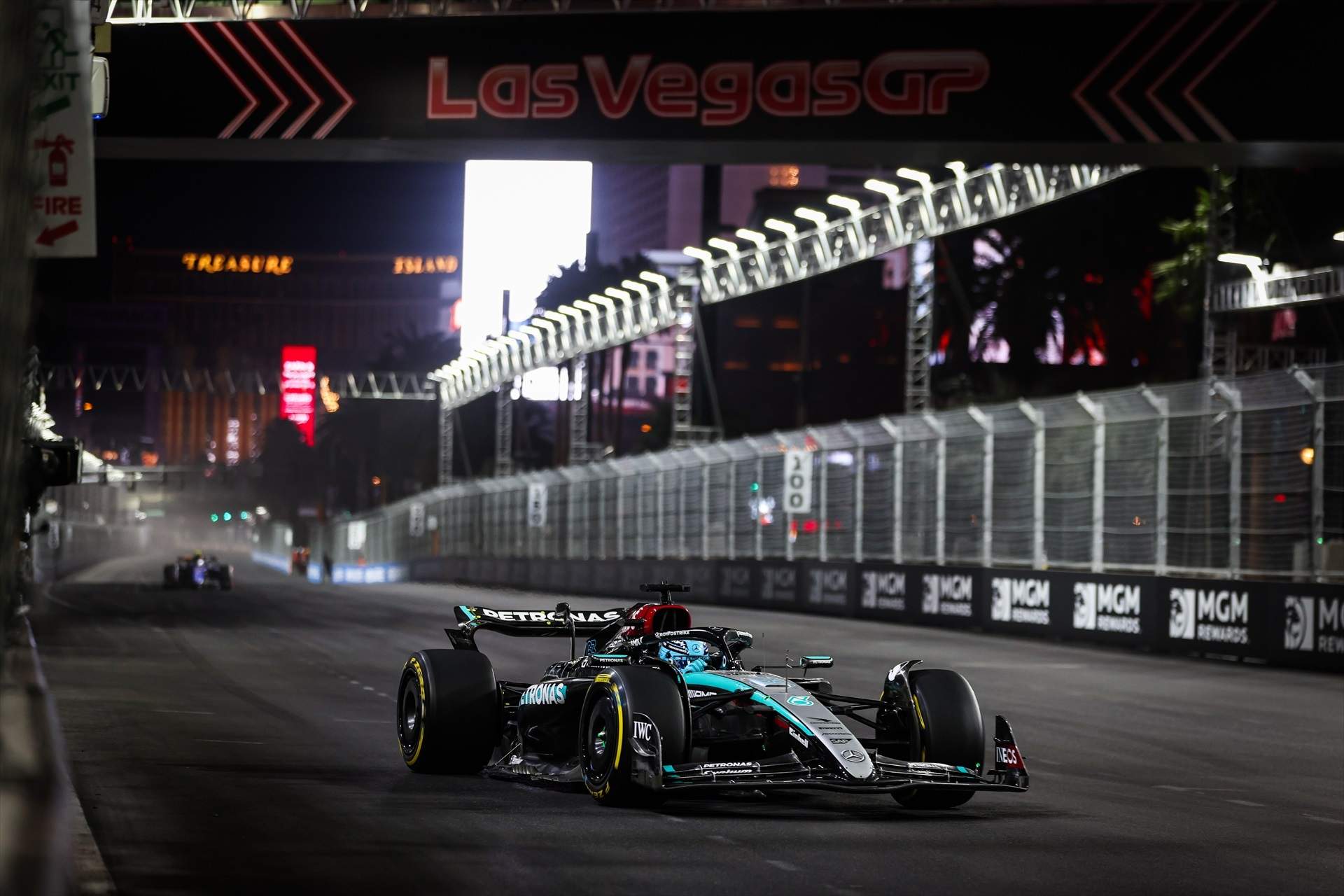 George Russell arrabassa la pole a Carlos Sainz al GP de Las Vegas, amb Verstappen 5è i Norris 6è