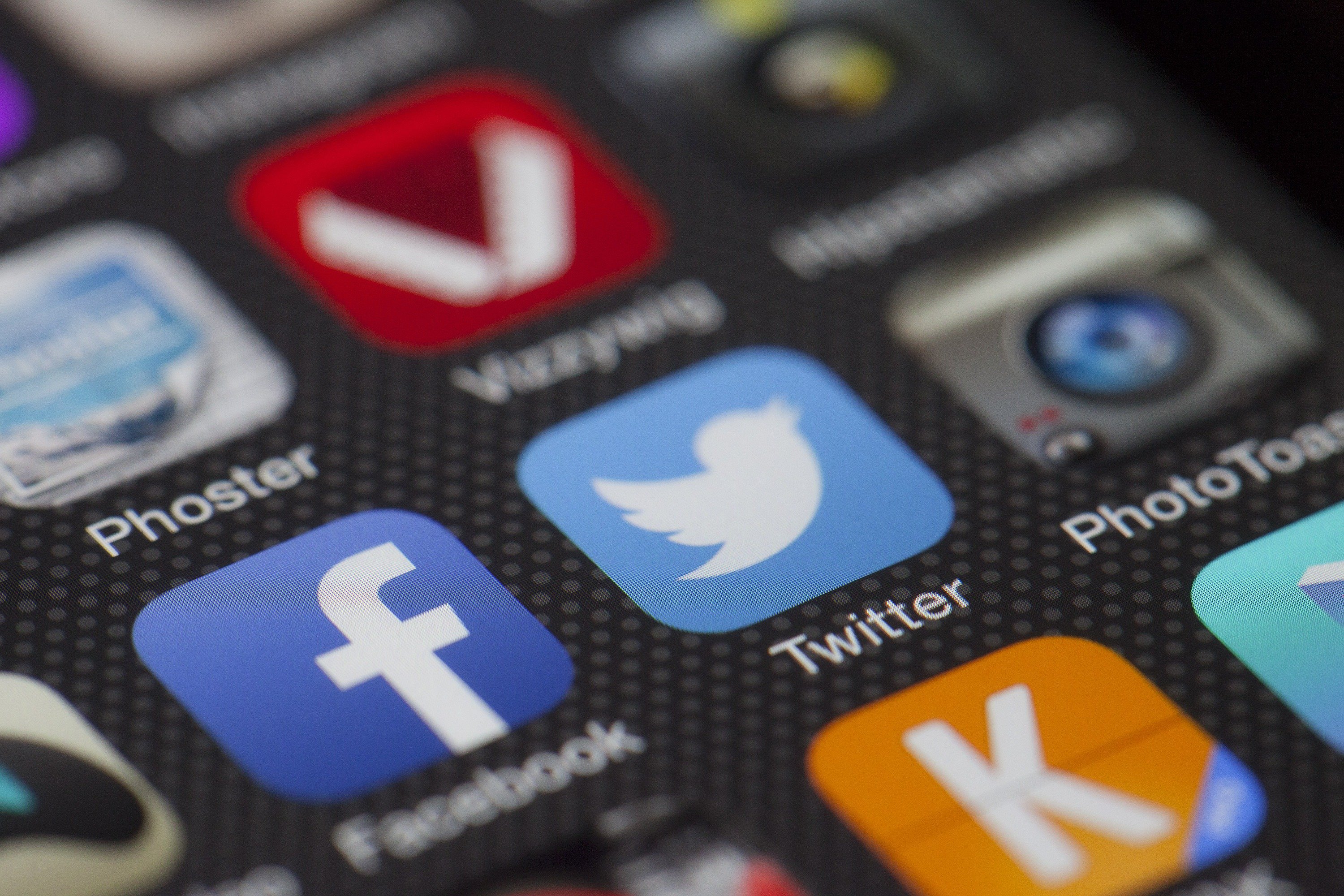 Twitter elimina las cuentas falsas (y mucha gente pierde seguidores)