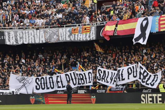 València, estadi Mestalla, homenatge per la DANA / Foto: EFE València, estadi Mestalla, homenatge per la DANA / Foto: EFE