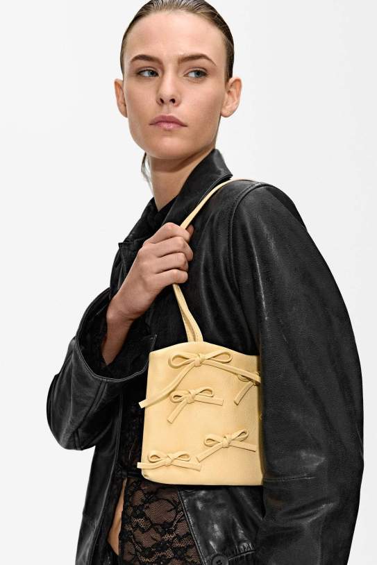 Bolso repleto de lazos Bolso repleto de lazos
