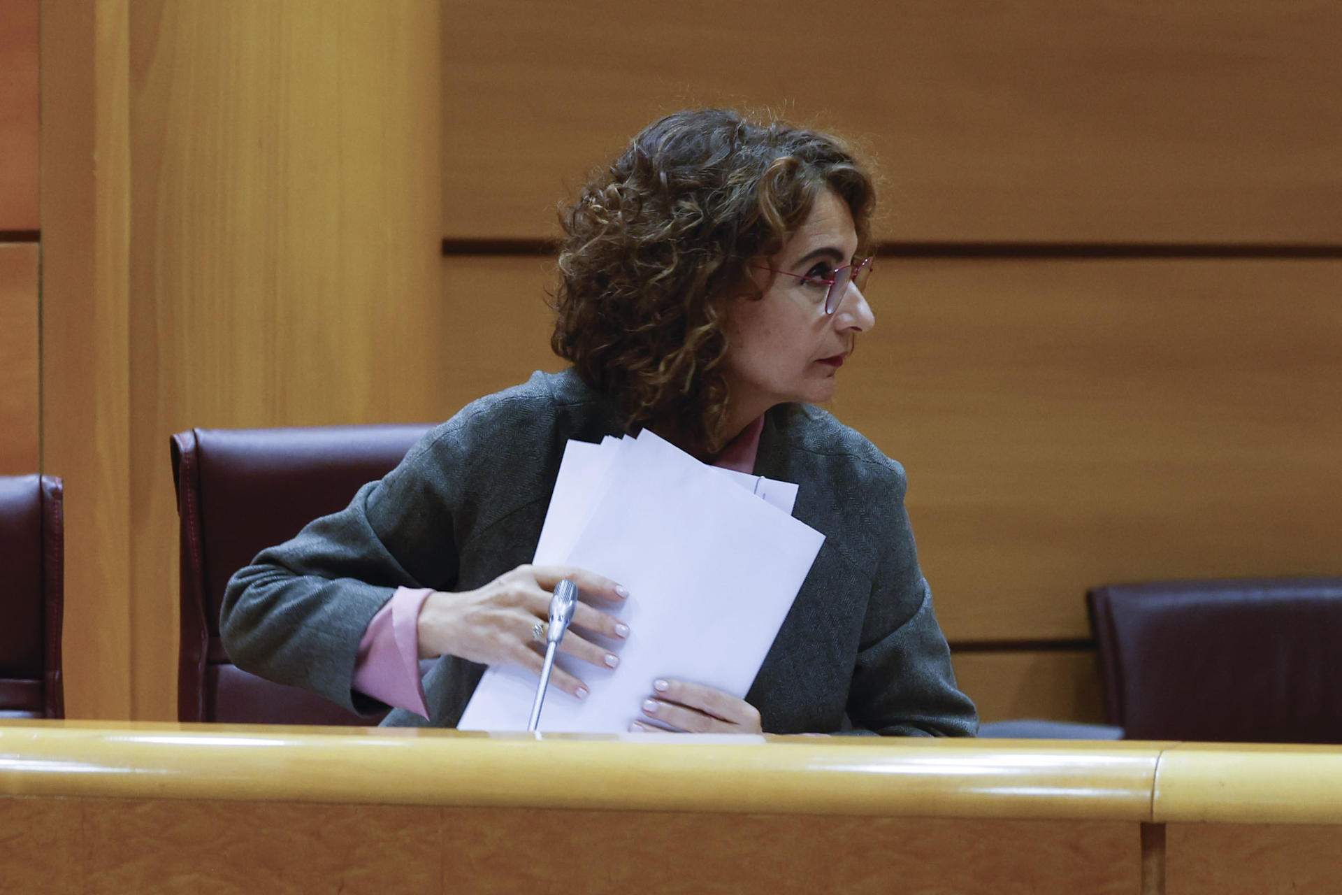 Hisenda referma el compromís de prorrogar l’impost a les energètiques per decret llei