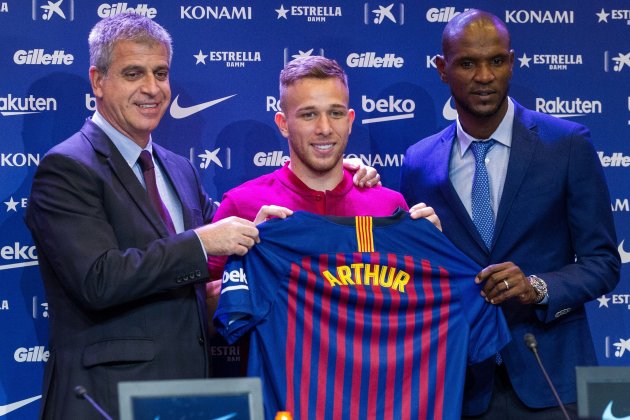 Arthur Melo Éric Abidal Barça Efe Arthur Melo Éric Abidal Barça Efe