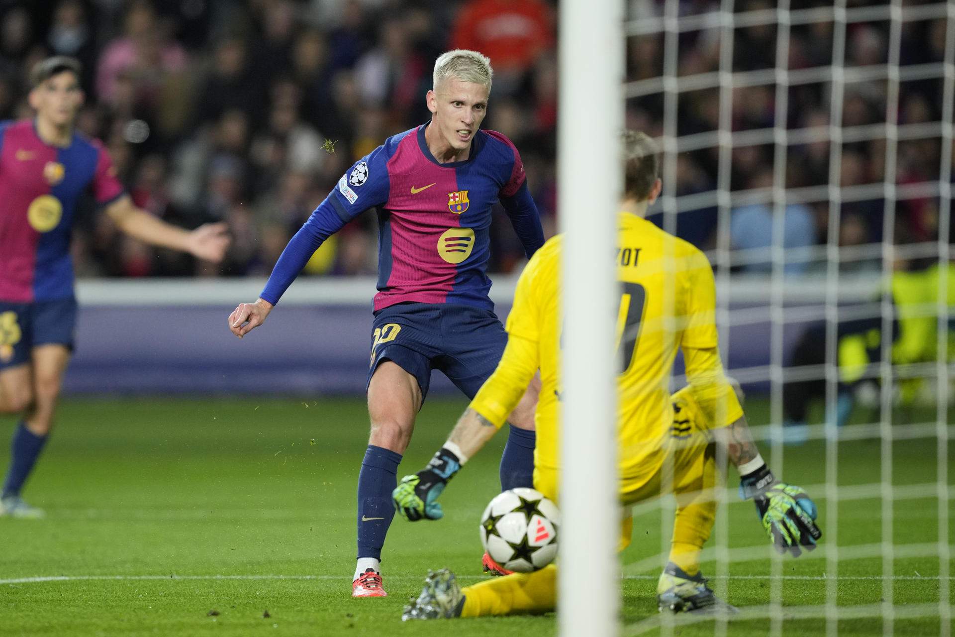 Dani Olmo, peligro real para seguir en el Barça