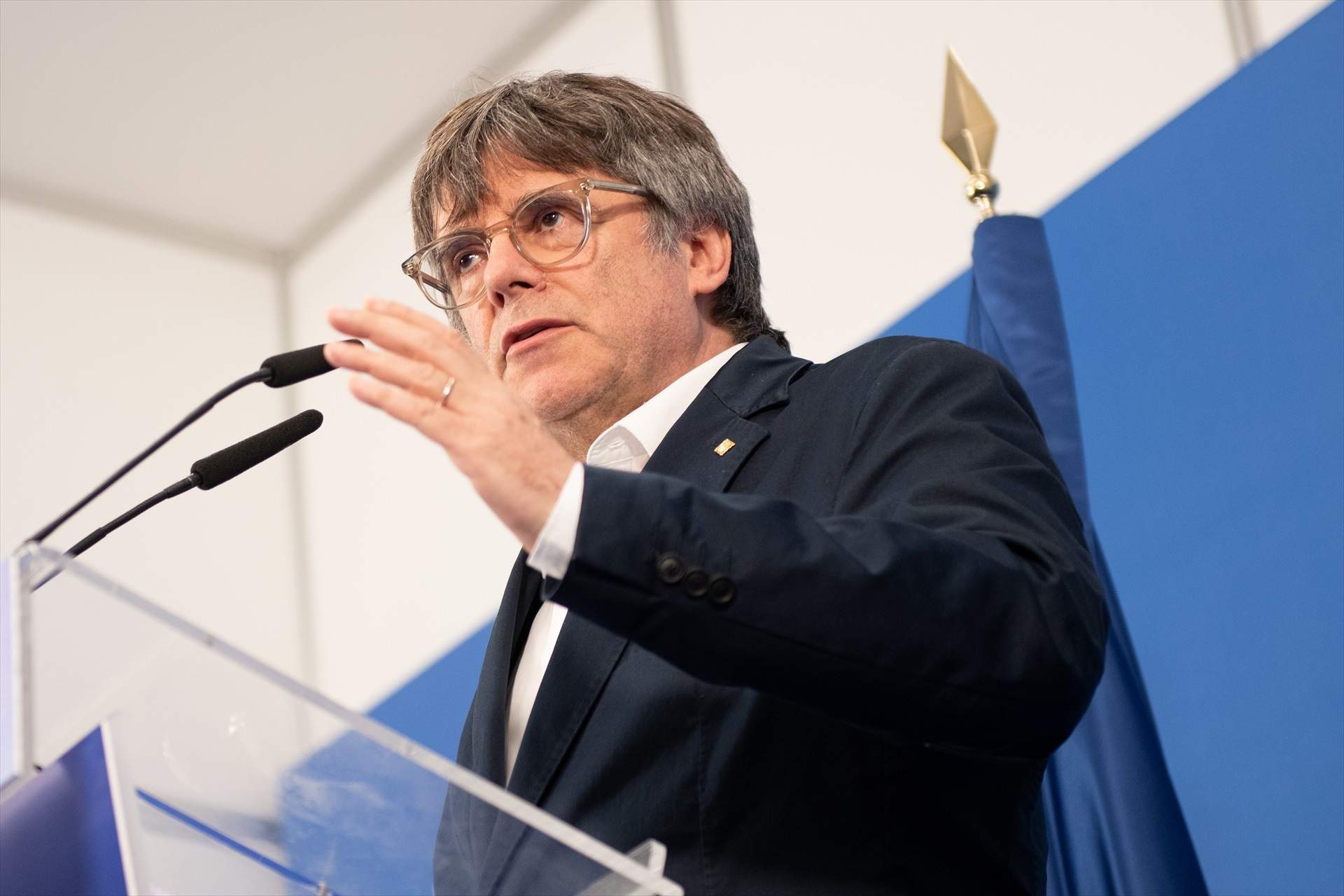 Puigdemont: la realidad catalana con Illa es "dura" a pesar de "semáforos verdes y editoriales lameculos"