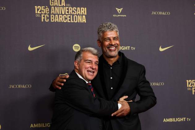 Frank Rijkaard i Joan Laporta / Foto: Europa Press Frank Rijkaard i Joan Laporta / Foto: Europa Press