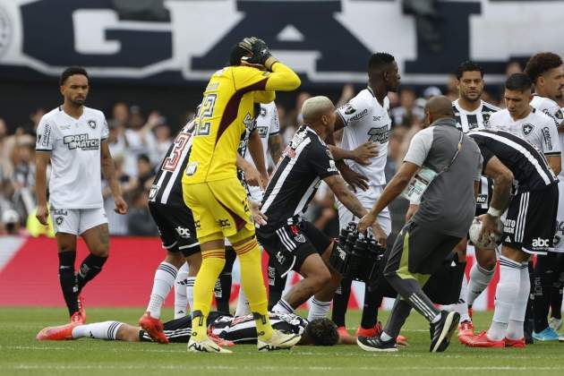 Jugador Atlètic Mineiro al terra / Foto: EFE Jugador Atlètic Mineiro al terra / Foto: EFE