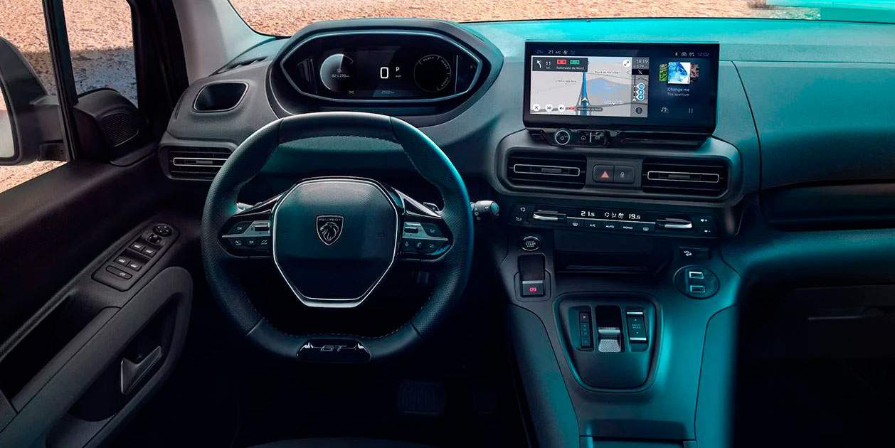 Deixar una ampolla de plàstic al cotxe és un dels pitjors errors, perquè acaba en incendi