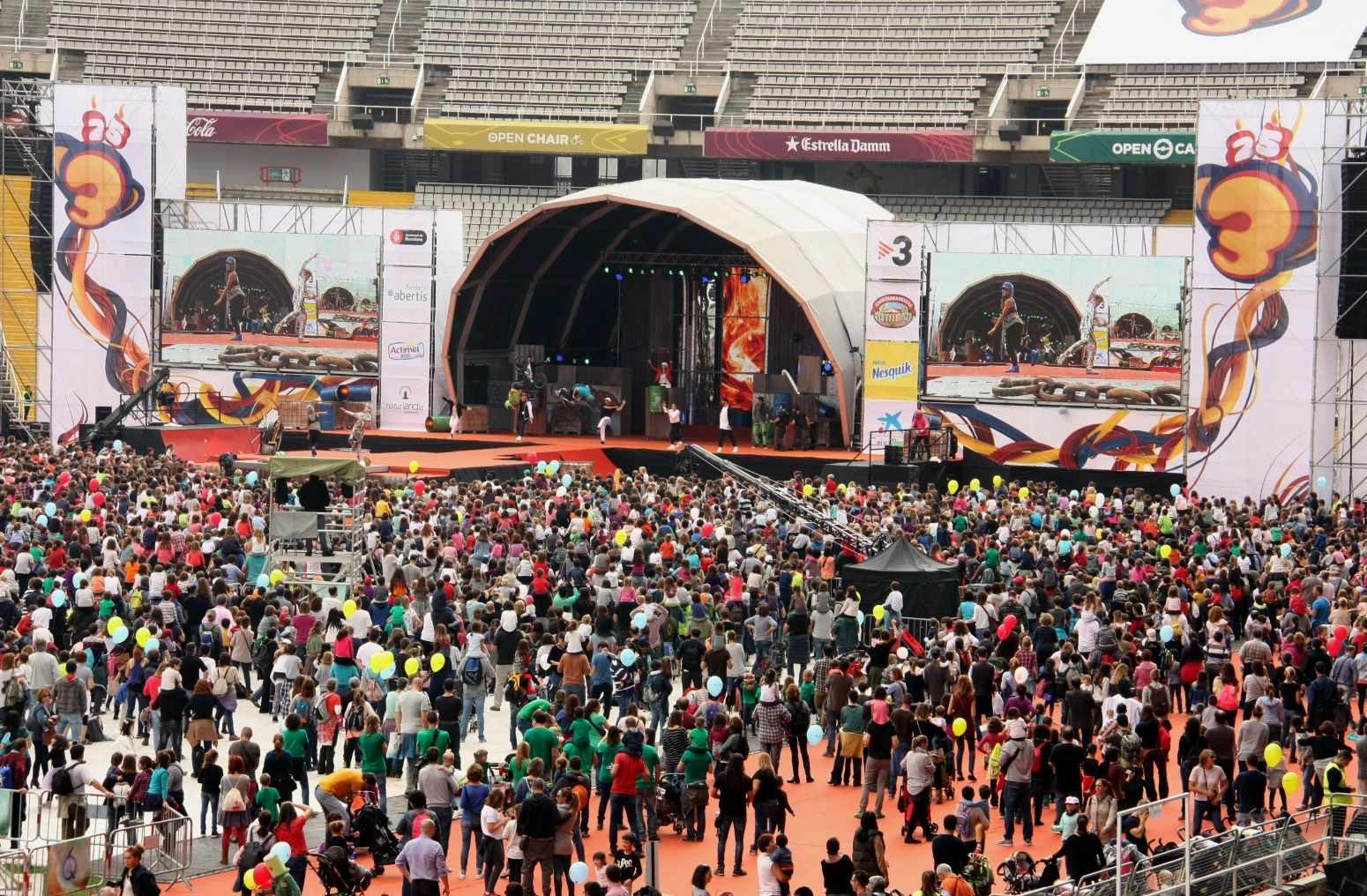 El buen tiempo acompaña la Festa dels Súpers